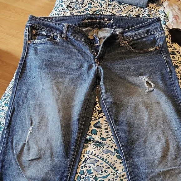 American Eagle Jeans - Picture 2 of 4